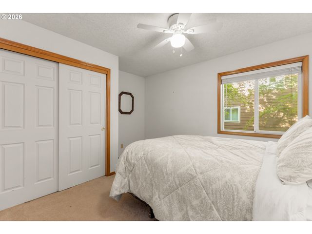 4251 RIVERVIEW Dr, West Linn, OR 97068