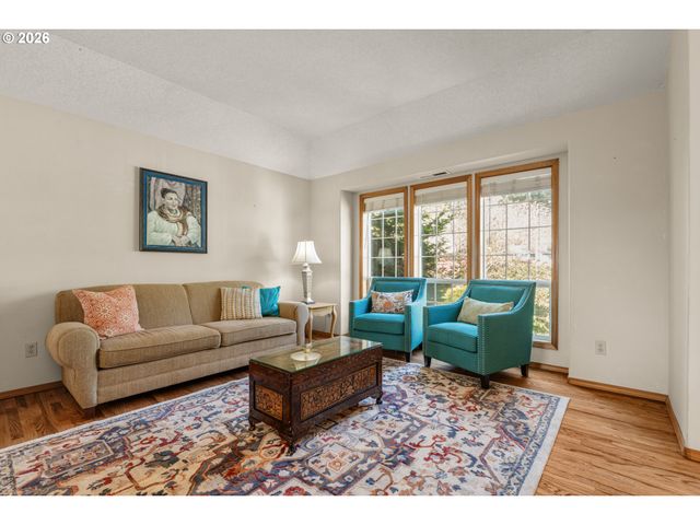 4251 RIVERVIEW Dr, West Linn, OR 97068