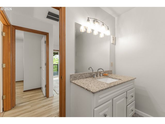 4251 RIVERVIEW Dr, West Linn, OR 97068