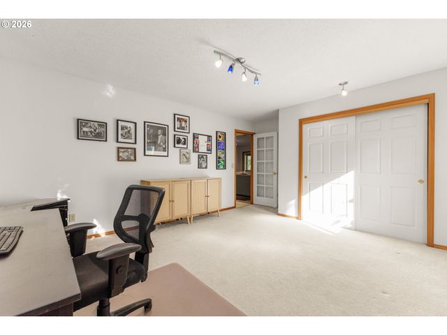 4251 RIVERVIEW Dr, West Linn, OR 97068
