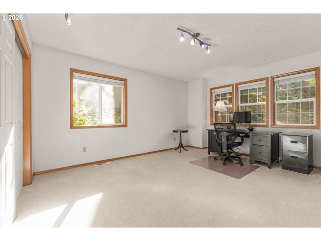 4251 RIVERVIEW Dr, West Linn, OR 97068