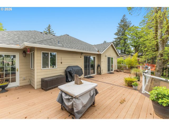 4251 RIVERVIEW Dr, West Linn, OR 97068