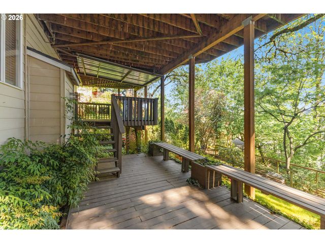 4251 RIVERVIEW Dr, West Linn, OR 97068