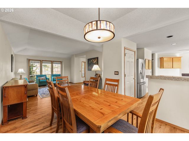 4251 RIVERVIEW Dr, West Linn, OR 97068