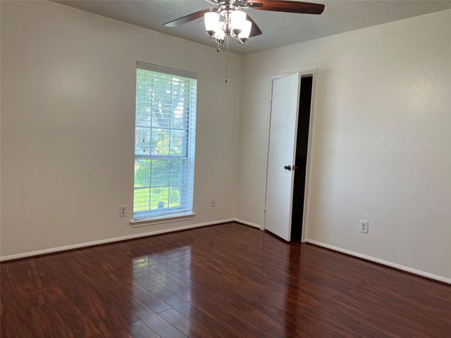 8831 Hendon Ln, Houston, TX 77036