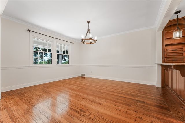 6 Old Farm Rd, Rosslyn Farms, PA 15106