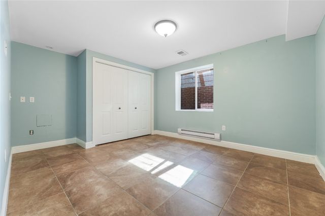 6 Old Farm Rd, Rosslyn Farms, PA 15106