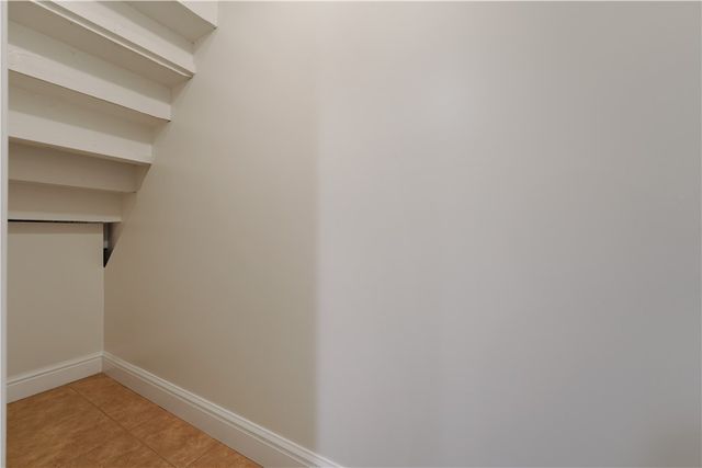 6 Old Farm Rd, Rosslyn Farms, PA 15106