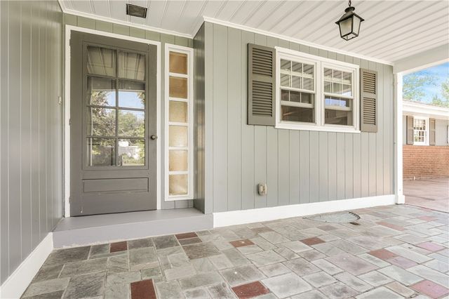 6 Old Farm Rd, Rosslyn Farms, PA 15106