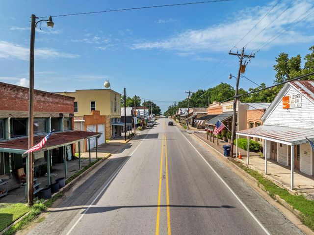 202 Blackberry Lane, Washington, TX 77880