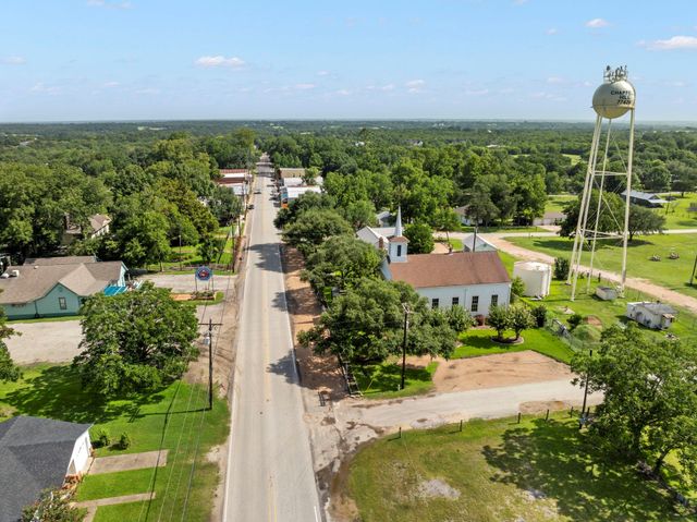 202 Blackberry Lane, Washington, TX 77880