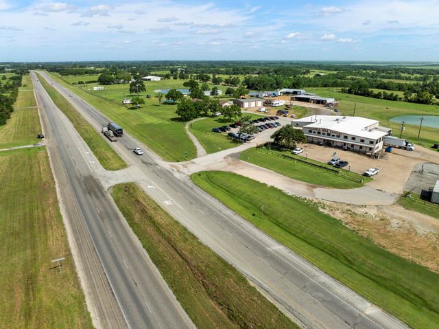 202 Blackberry Lane, Washington, TX 77880