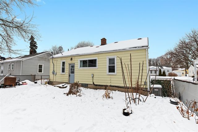 23066 Ithaca Street, Oak Park, MI 48237