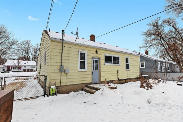 23066 Ithaca Street, Oak Park, MI 48237