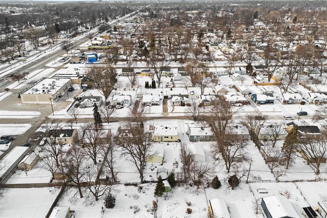 23066 Ithaca Street, Oak Park, MI 48237