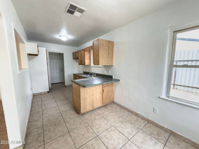 2517 E CULVER Street, Phoenix, AZ 85008
