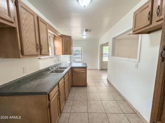 2517 E CULVER Street, Phoenix, AZ 85008