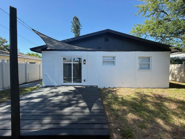 1842 MARYLAND AVENUE NE, St Petersburg, FL 33703