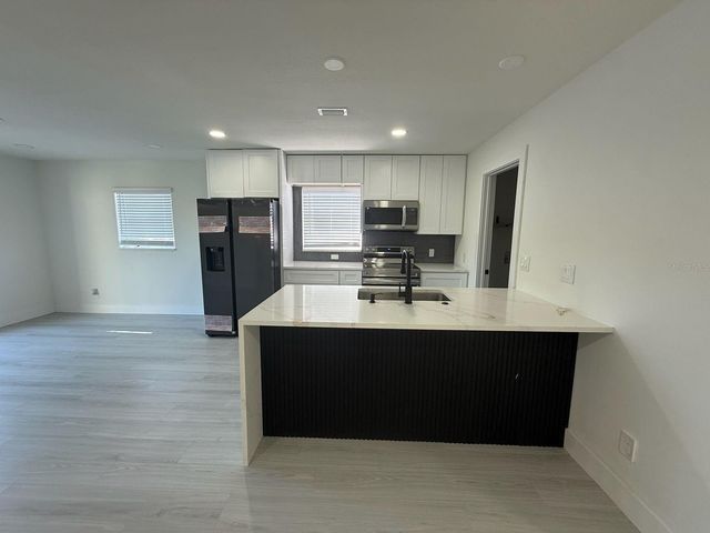 1842 MARYLAND AVENUE NE, St Petersburg, FL 33703