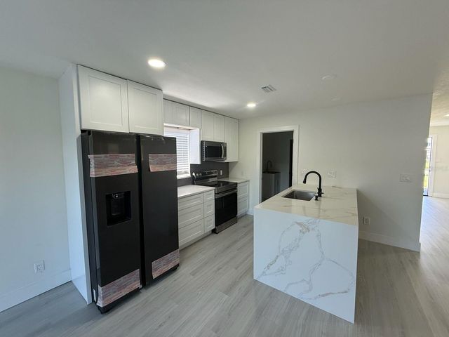 1842 MARYLAND AVENUE NE, St Petersburg, FL 33703