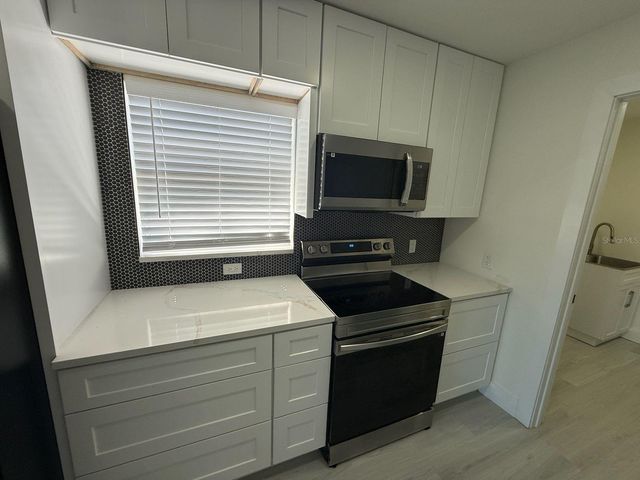 1842 MARYLAND AVENUE NE, St Petersburg, FL 33703