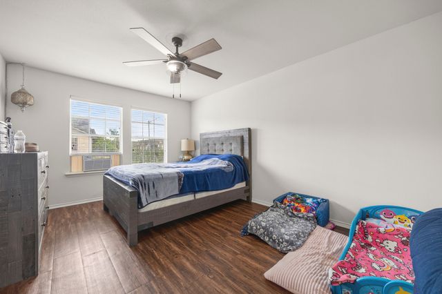 2741 Olympic Park Drive, Grand Prairie, TX 75050