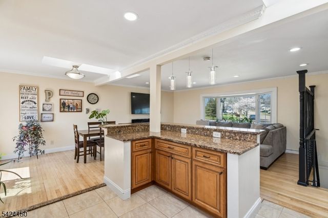 115 Birchwood Ter, Wayne Twp., NJ 07470