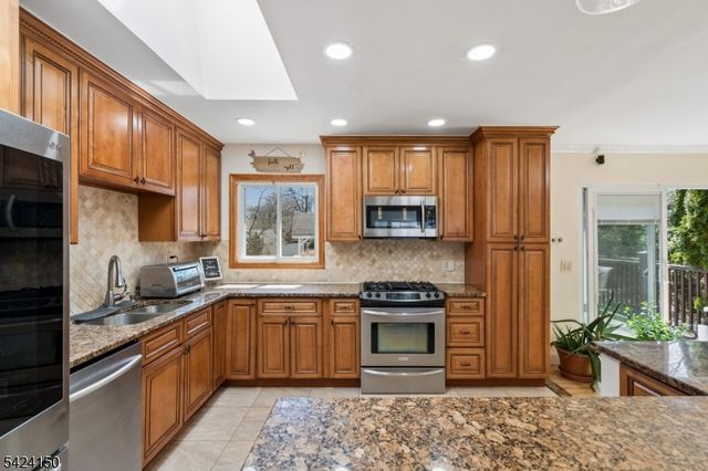 115 Birchwood Ter, Wayne Twp., NJ 07470