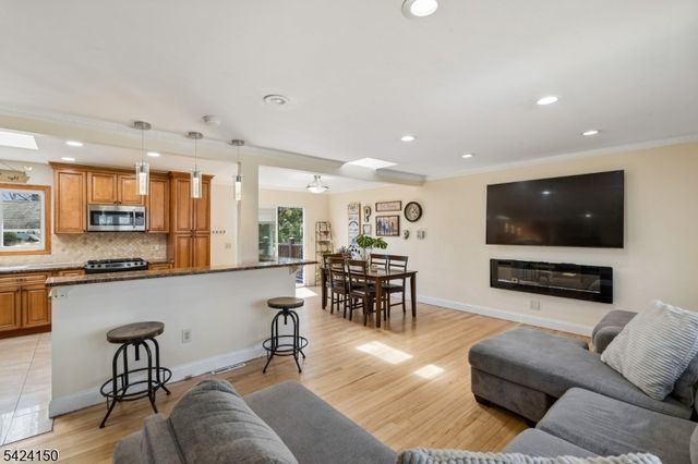 115 Birchwood Ter, Wayne Twp., NJ 07470