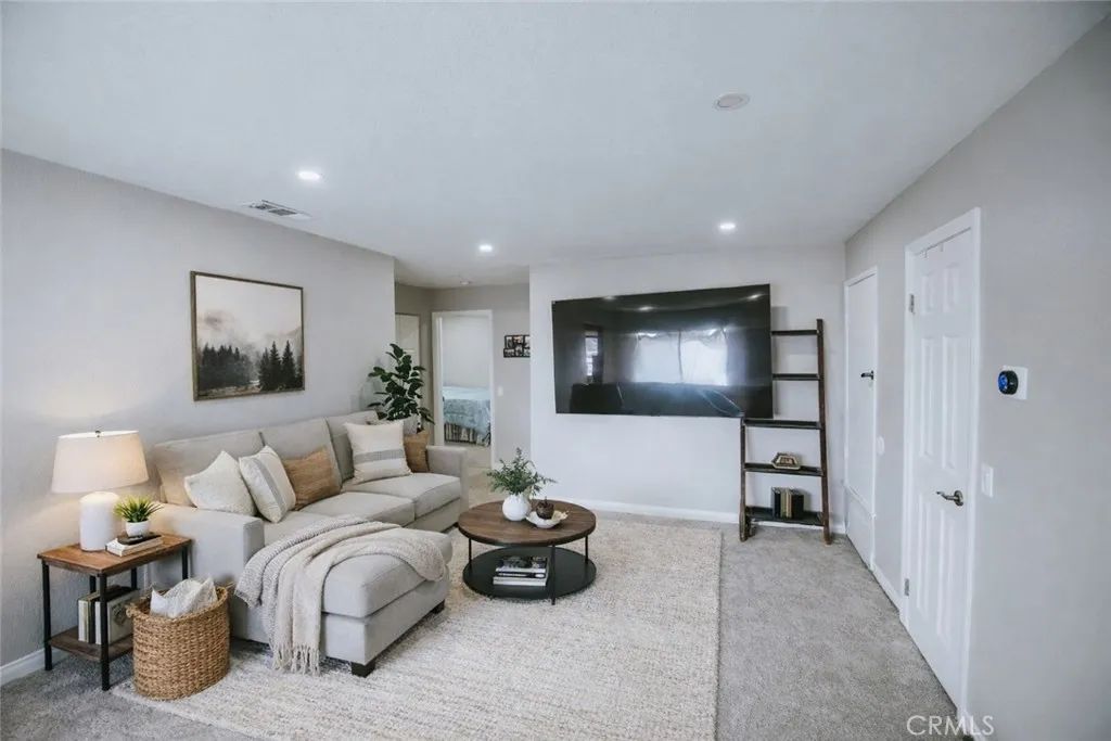 1554 Border G, Corona, CA 92882
