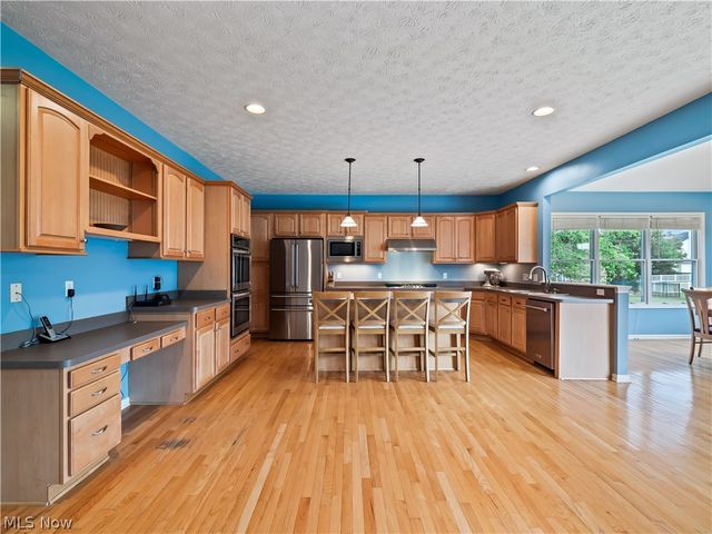 27336 Maurer Drive, Olmsted Twp, OH 44138