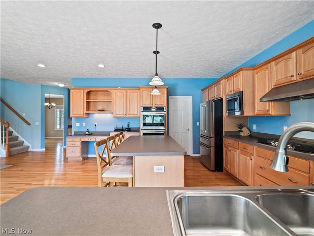 27336 Maurer Drive, Olmsted Twp, OH 44138