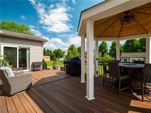 27336 Maurer Drive, Olmsted Twp, OH 44138