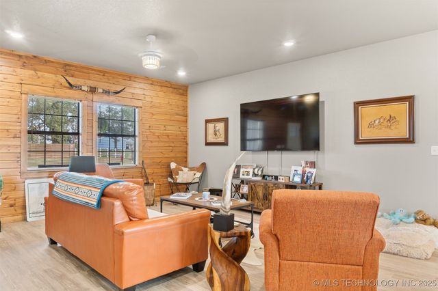 19 Sawyer Lane, Durant, OK 74701