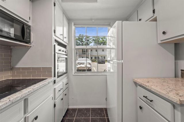 400 GLENNES LANE 111, Dunedin, FL 34698