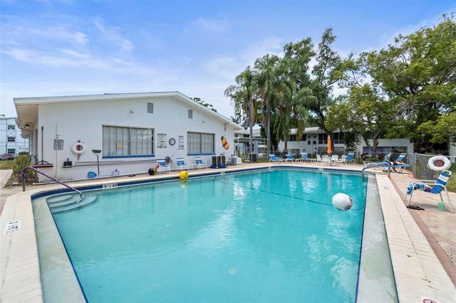 400 GLENNES LANE 111, Dunedin, FL 34698