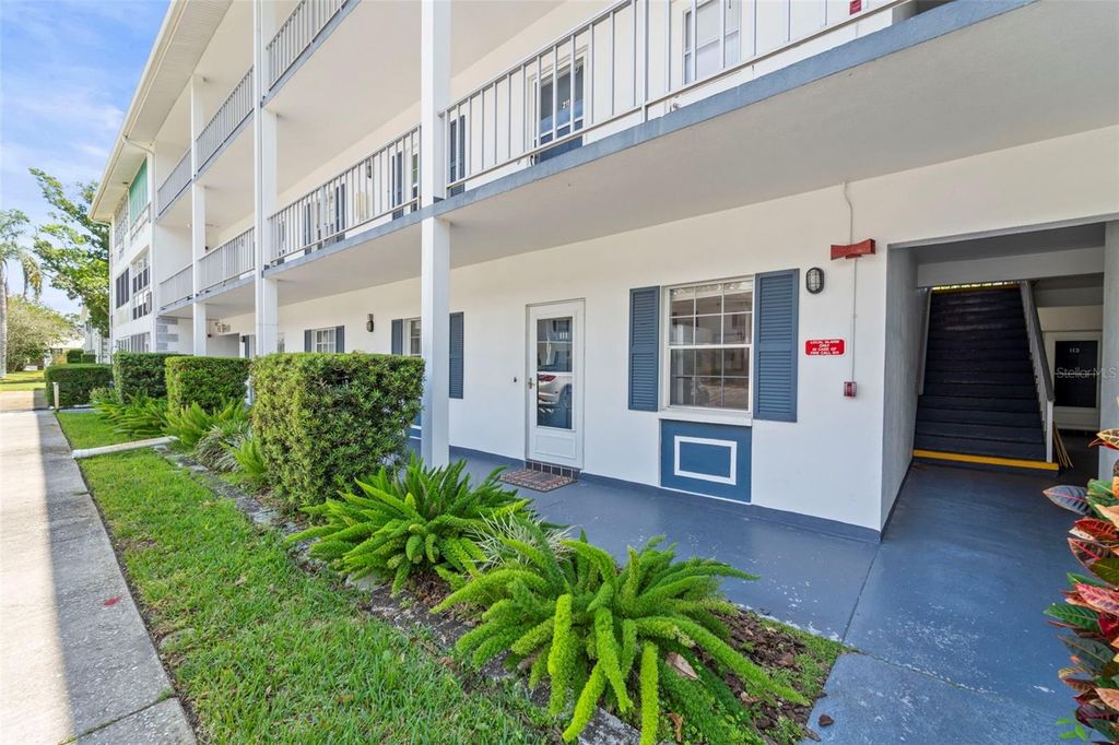 400 GLENNES LANE 111, Dunedin, FL 34698