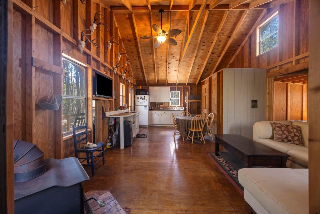 Image 27 of property listing at 9168 Old Georgetown Road, Mcclellanville, SC 29458