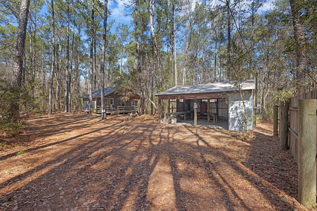 Image 7 of property listing at 9168 Old Georgetown Road, Mcclellanville, SC 29458