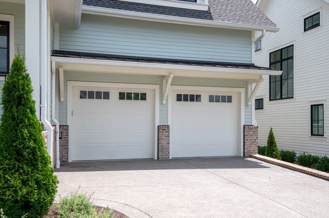 8775 Belladonna Dr, College Grove, TN 37046