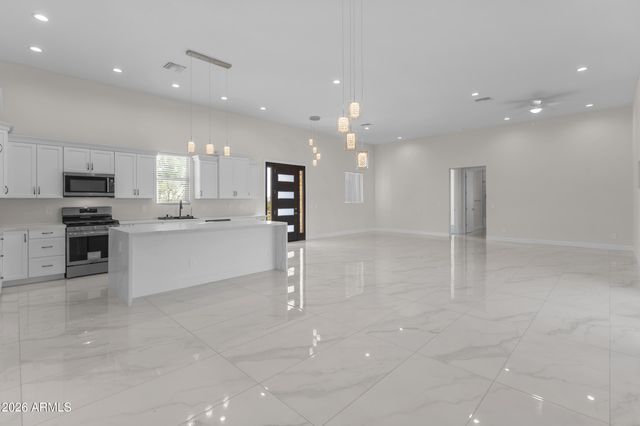 18632 W SANTA IRENE Drive, Goodyear, AZ 85338