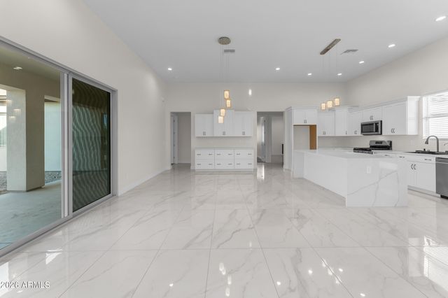 18632 W SANTA IRENE Drive, Goodyear, AZ 85338