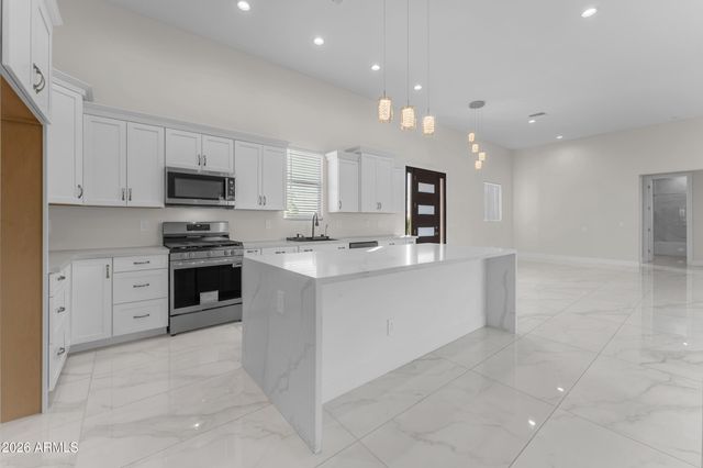 18632 W SANTA IRENE Drive, Goodyear, AZ 85338