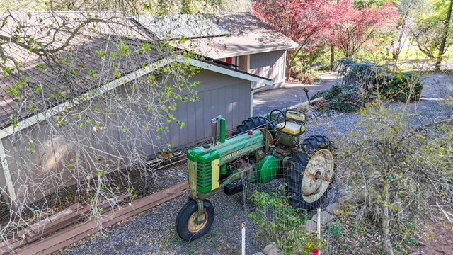 2087 American River Trl, Cool, CA 95614