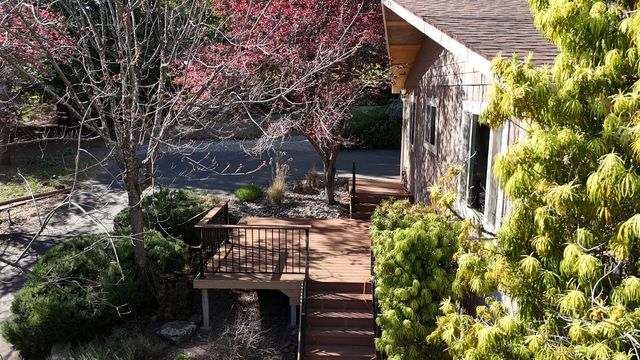 2087 American River Trl, Cool, CA 95614