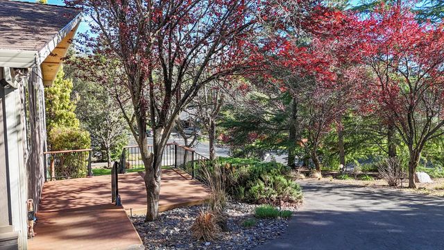 2087 American River Trl, Cool, CA 95614