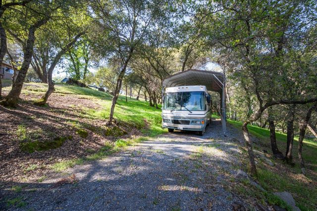 2087 American River Trl, Cool, CA 95614