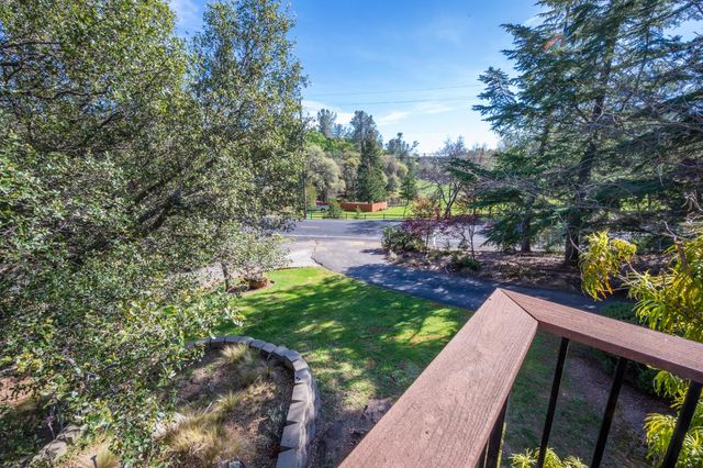 2087 American River Trl, Cool, CA 95614