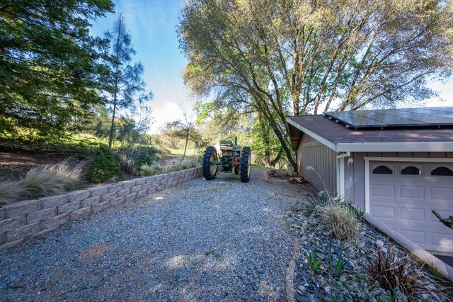 2087 American River Trl, Cool, CA 95614