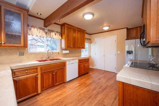 2087 American River Trl, Cool, CA 95614